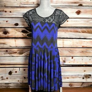 Julia Black and Blue zig zag dress size S/M